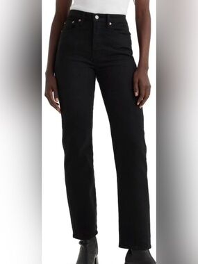 Levi’s Wedgie Straight Jeans in “Flash Black” Wash Size 26